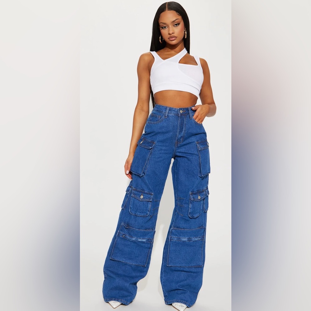 LIKE NEW Fashion Nova Tall Lily High Rise Cargo Jeans - Medium Blue Wash